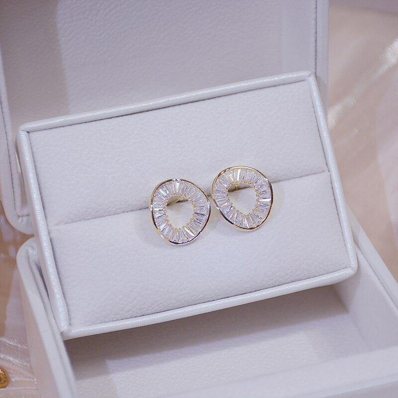 Exquisite Elegant AAA+ Zircon Diamonds Twisted Round Earrings - The Jewellery Supermarket