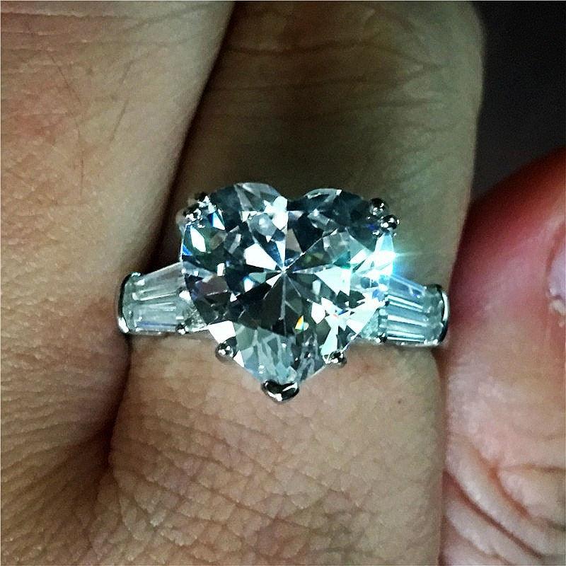 NEW Lovers Promise Ring Heart cut 12mm AAAA Quality Cubic Zirconia Diamonds Luxury Ring - The Jewellery Supermarket