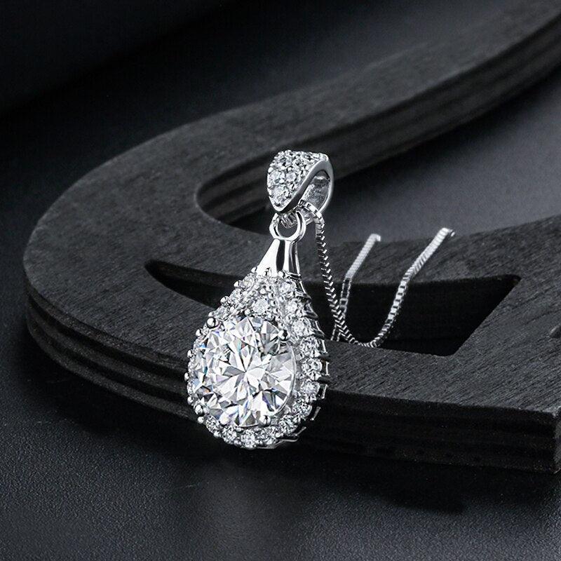 Breathtaking Round Cut VVS 1.0ct D Color White High Quality Moissanite Diamonds - Elegant Luxury Jewellery - The Jewellery Supermarket