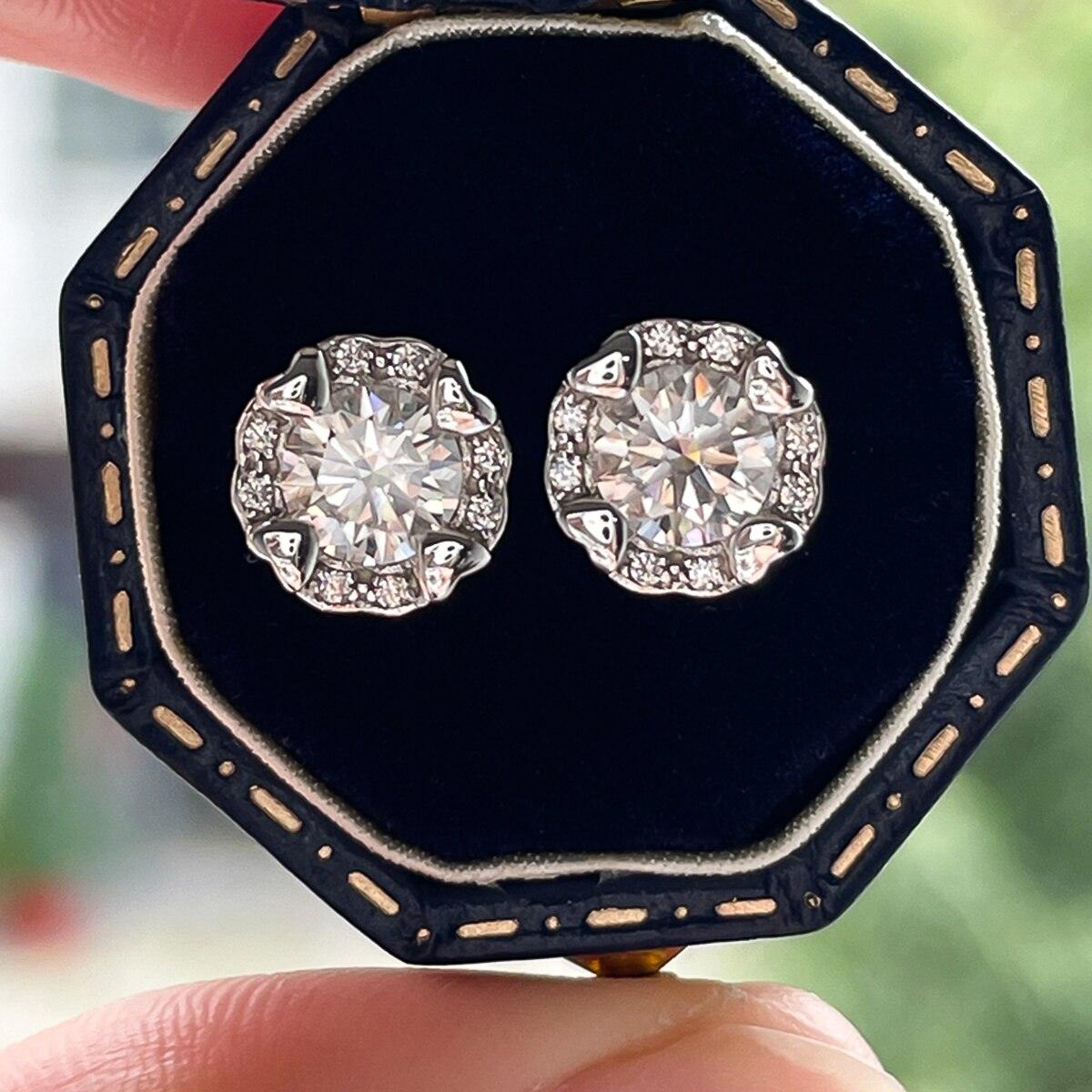 Excellent 1 Carat Total D Color ♥︎ High Quality Moissanite Diamonds ♥︎ Heart Stud Earrings - Fine Jewellery - The Jewellery Supermarket