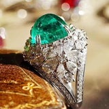*NEW* Dazzling Green High Quality AAA+ Cubic Zirconia Diamonds Noble Ring