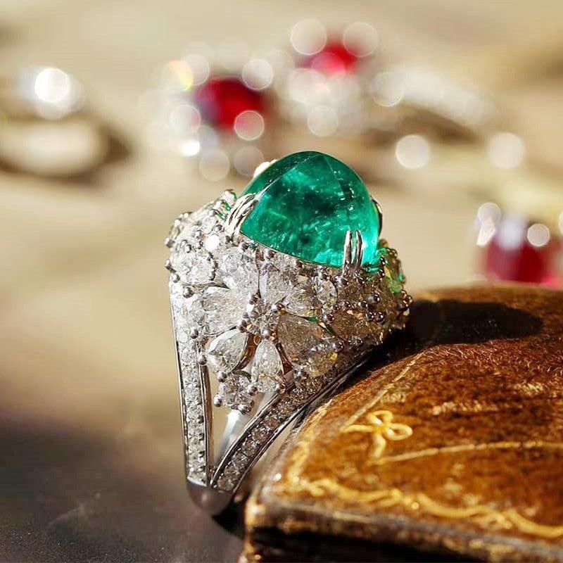 *NEW* Dazzling Green High Quality AAA+ Cubic Zirconia Diamonds Noble Ring - The Jewellery Supermarket